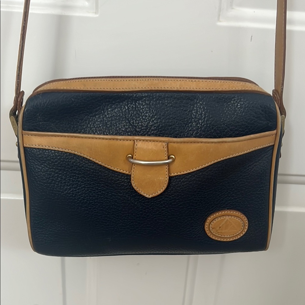 Liz Claiborne vintage Leather cross body bag